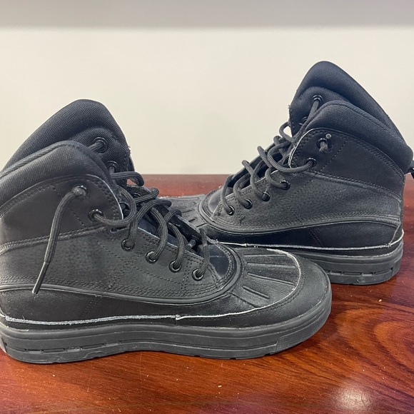 Nike black wood side 2 High boots size 4.5 - Picture 4 of 5